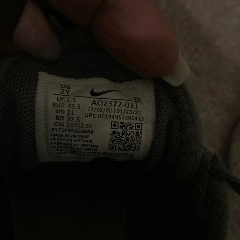 Nike Kids Air Max Gray and Pink Shoes - Picture 9 of 9